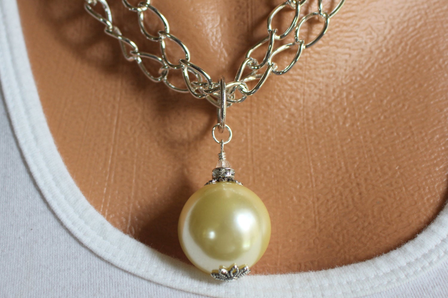 Cream Drop Pendant Necklace